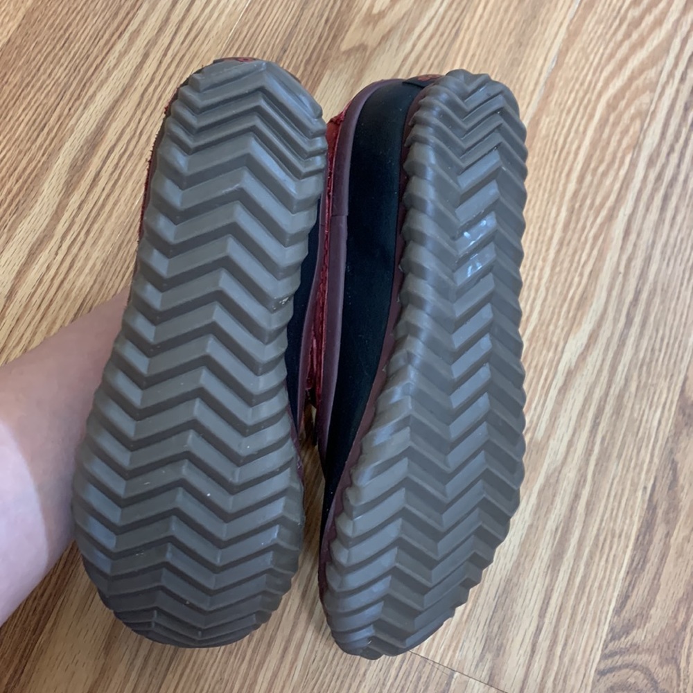 Sorel Red and Black Winter Boots - Picture 15 of 16